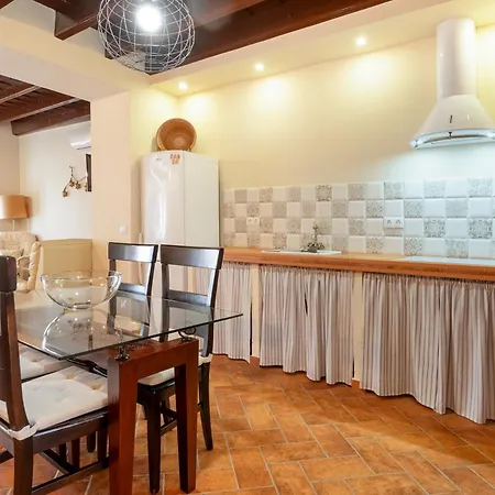 Casa Del Estanco * Salteras
